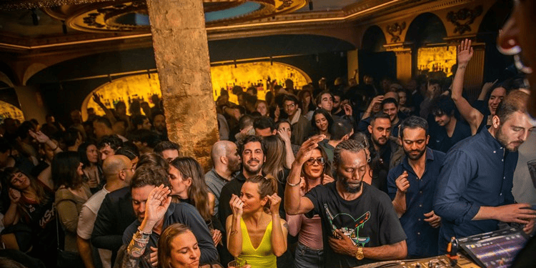 Visión frontal Club 48